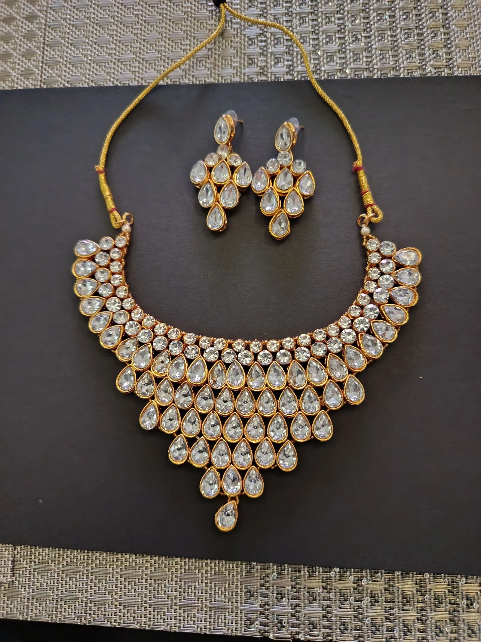 Conjunto lágrima collar y pendientes brillante elegante estilo Bollywood fiesta boda evento 